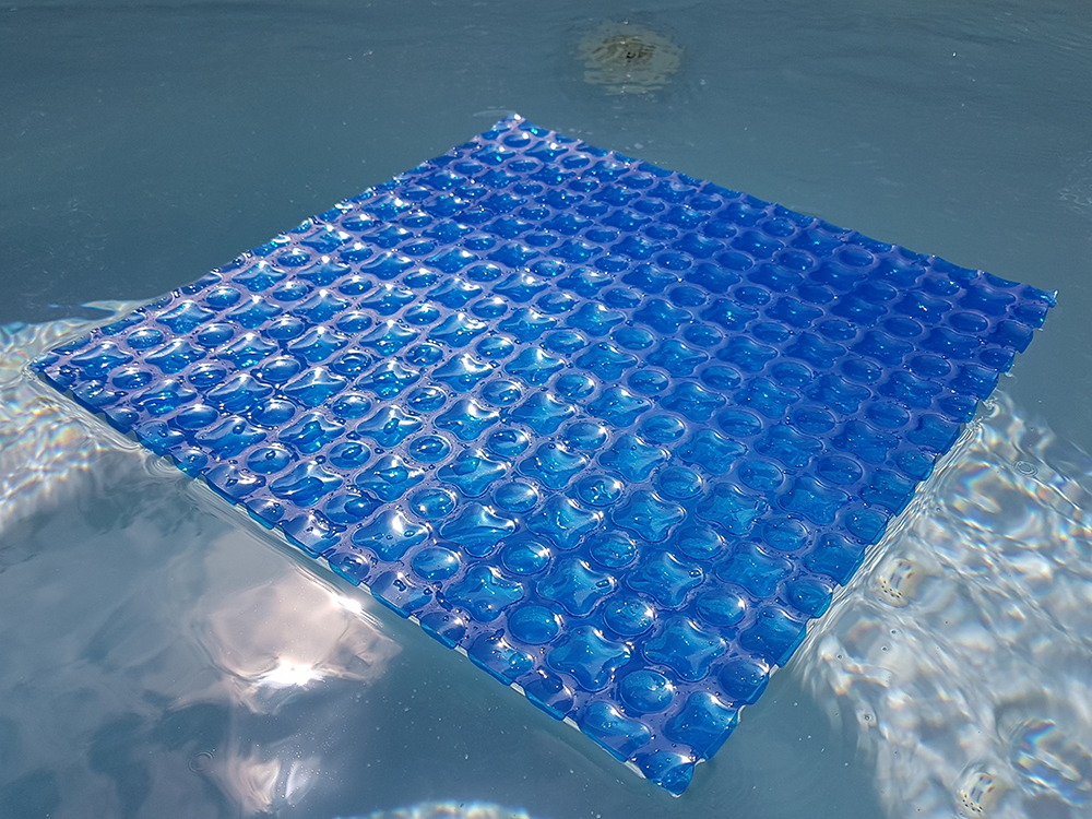 Exemple de couverture thermique OXO Optimal Blue en piscine