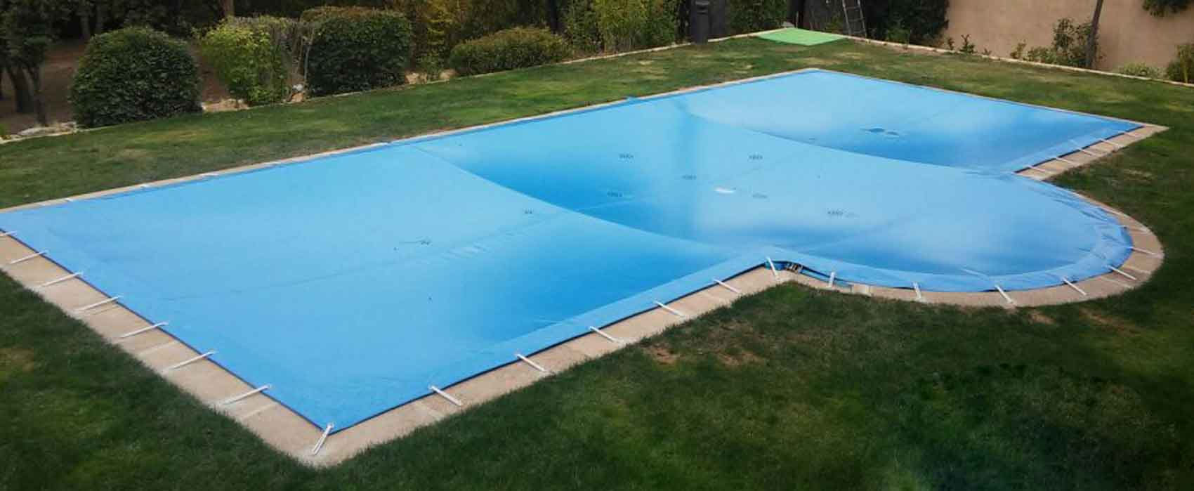 Couverture de piscine d'hiver classique en bleu